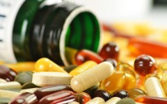 What vitamin supplements might slow the progression of Alzheimer's disease?