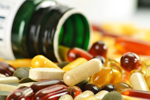 What vitamin supplements might slow the progression of Alzheimer's disease?
